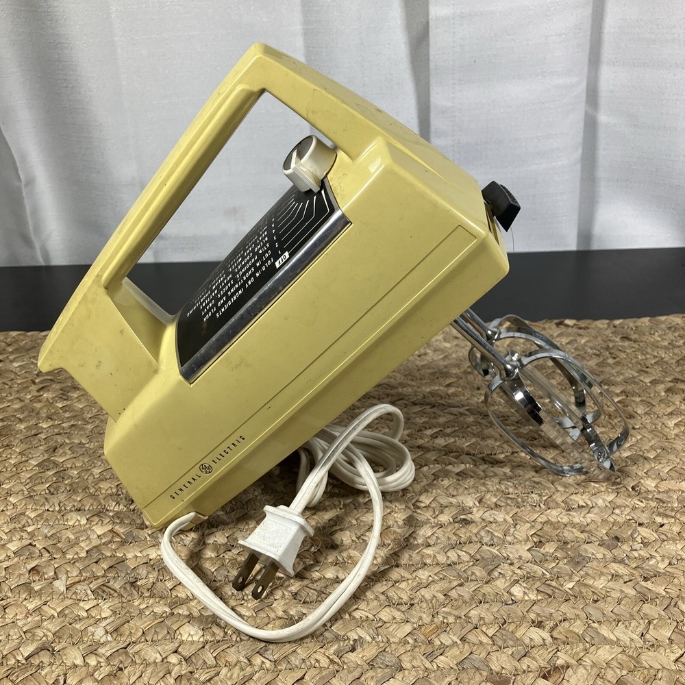 Vintage General‎ Electric Hand Mixer D3M44 Tested Working